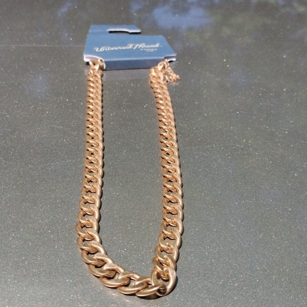 Universal Thread gold tone chain